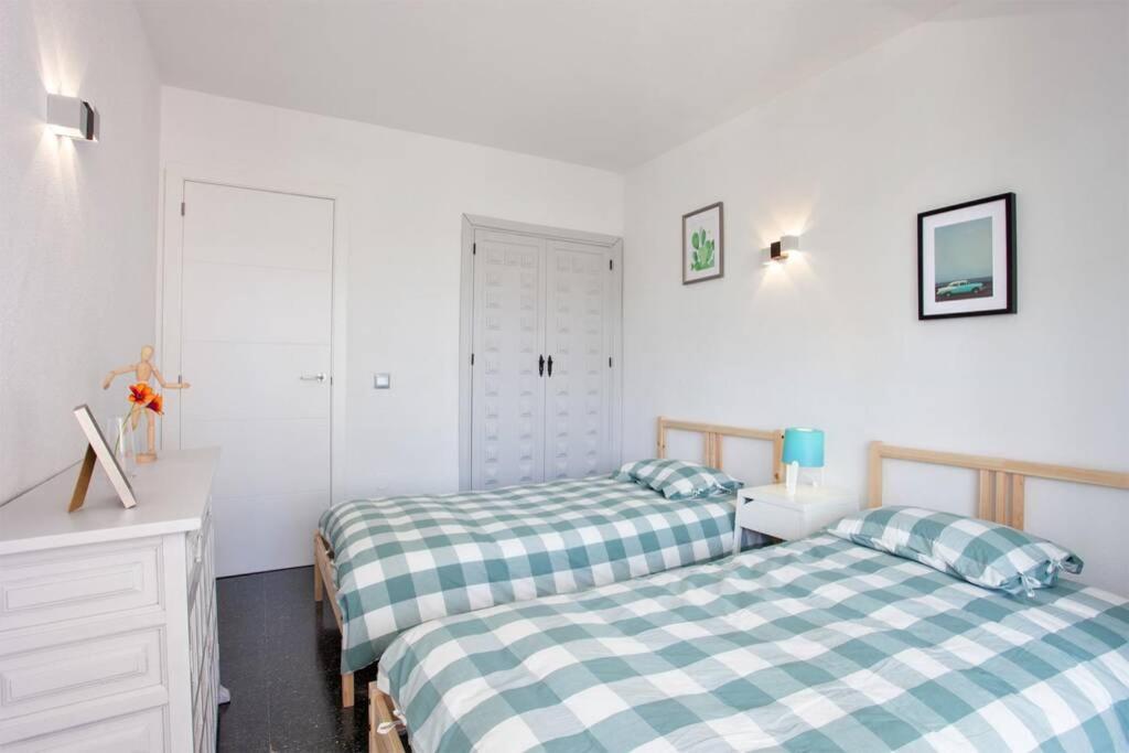 Puertosol 33 - 2 Bed Apartment, Beach Puerto Marina Benalmádena Extérieur photo