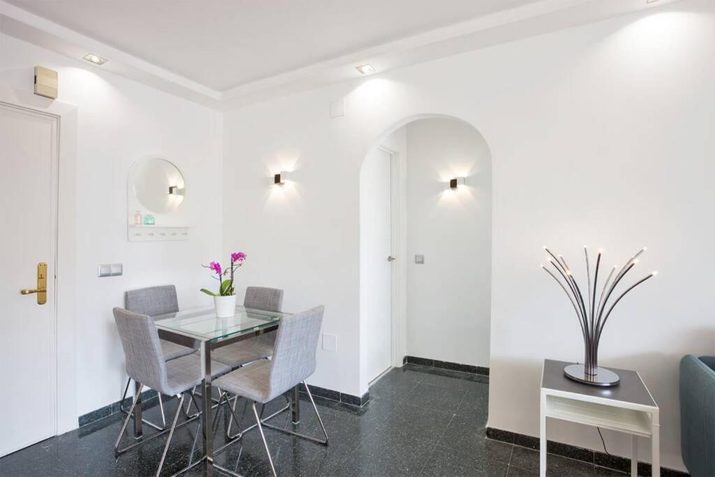 Puertosol 33 - 2 Bed Apartment, Beach Puerto Marina Benalmádena Extérieur photo
