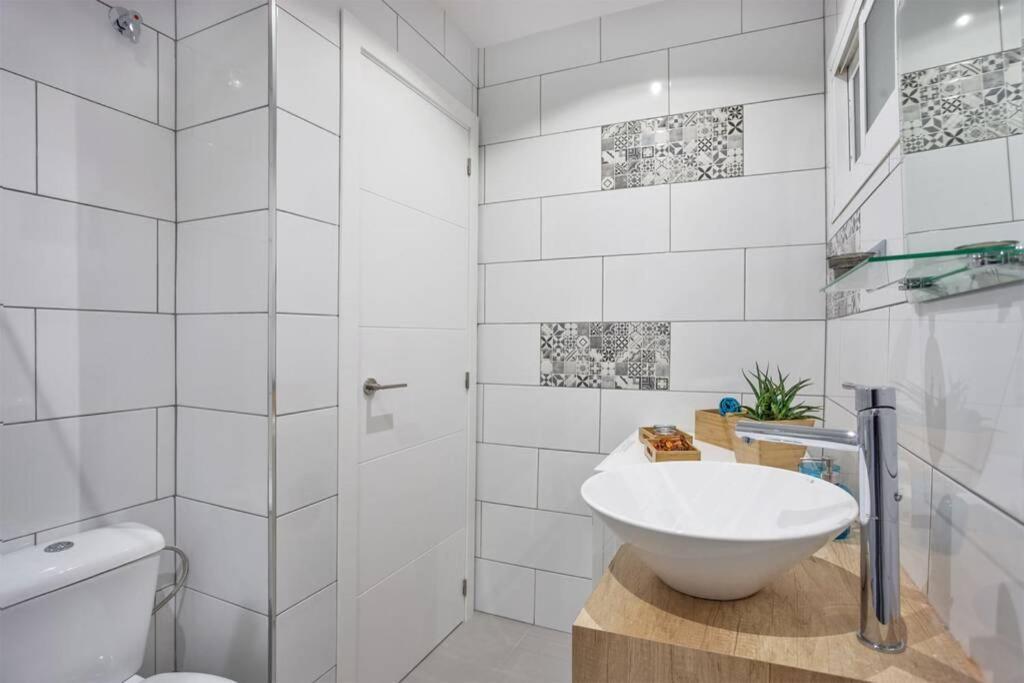 Puertosol 33 - 2 Bed Apartment, Beach Puerto Marina Benalmádena Extérieur photo